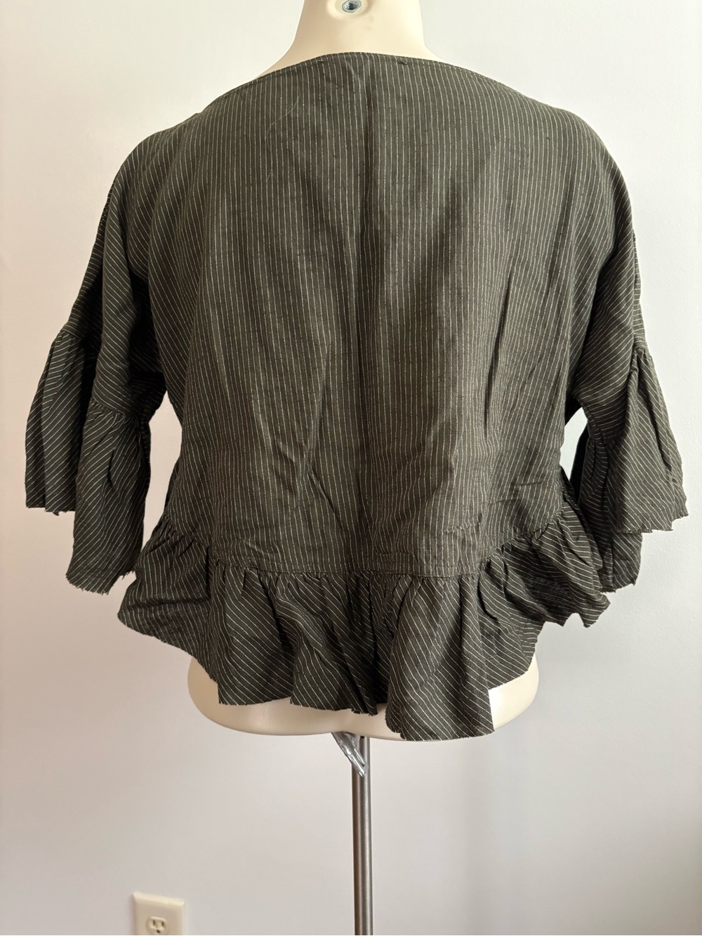 Olivaceous Small Green Ruffle Peplum Tie-Front Ruffle 3/4 Sleeve Blouse - Picture 5 of 10